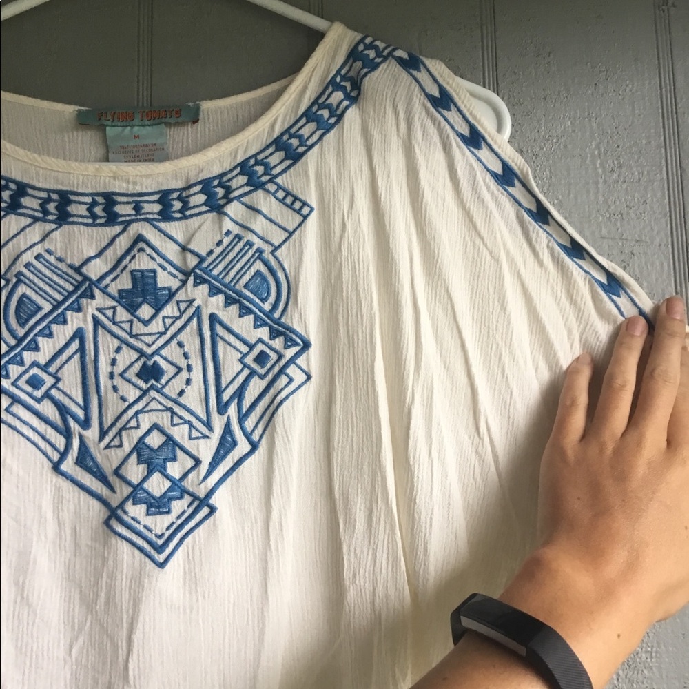 Blue pattern crop top